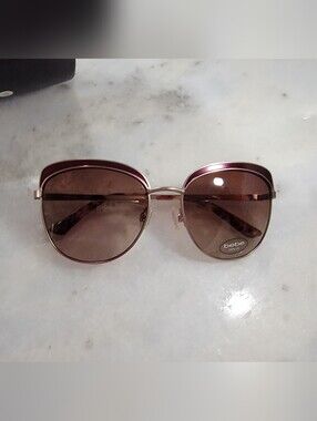 Bebe Women Sunglasses With Case Gold Logo